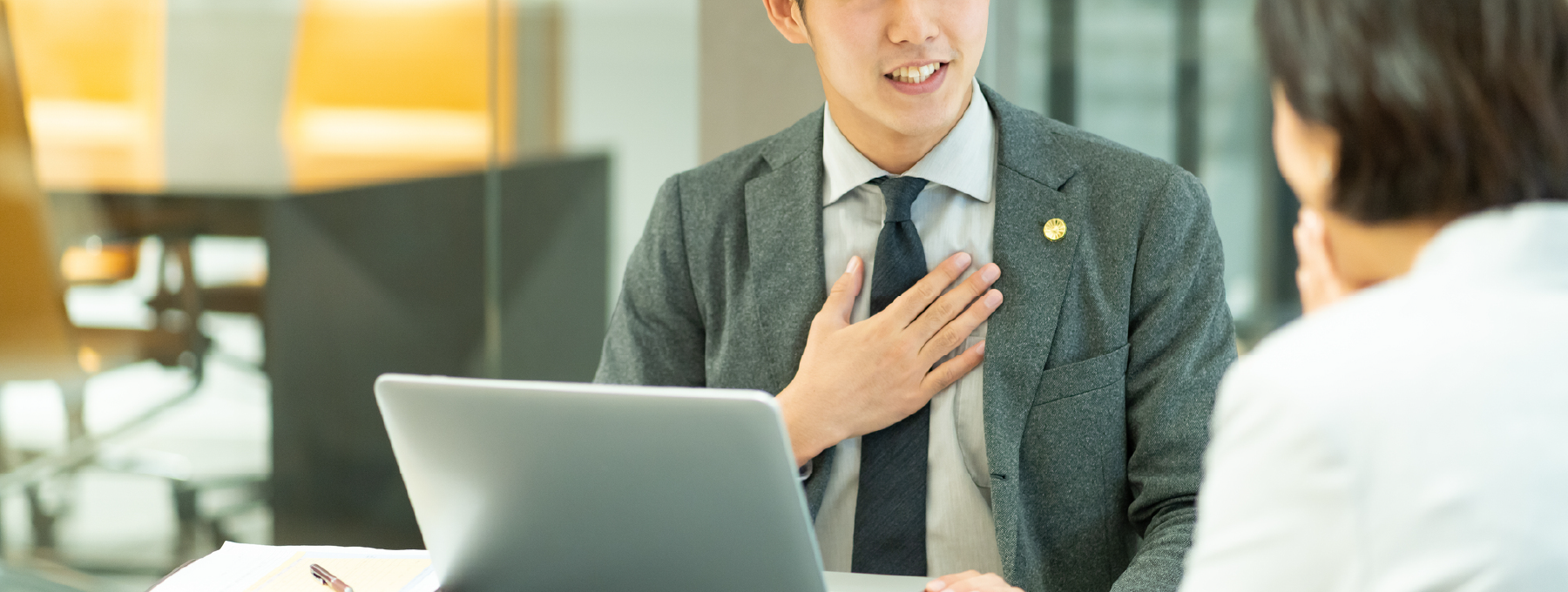 会社とのやり取りは全て弁護士が行います